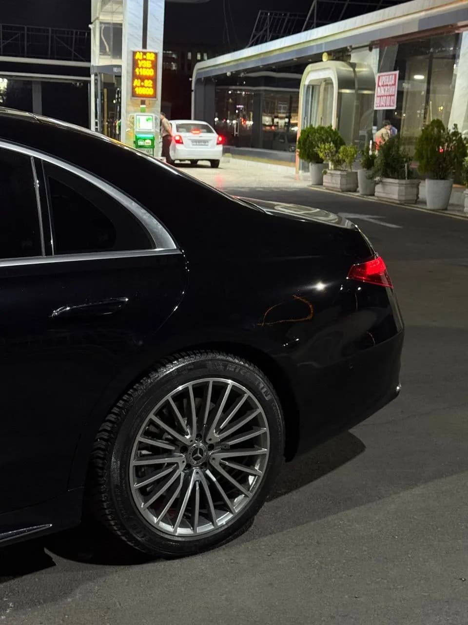 MERCEDES-BENZ prodaetsya 2023 year W223 S450