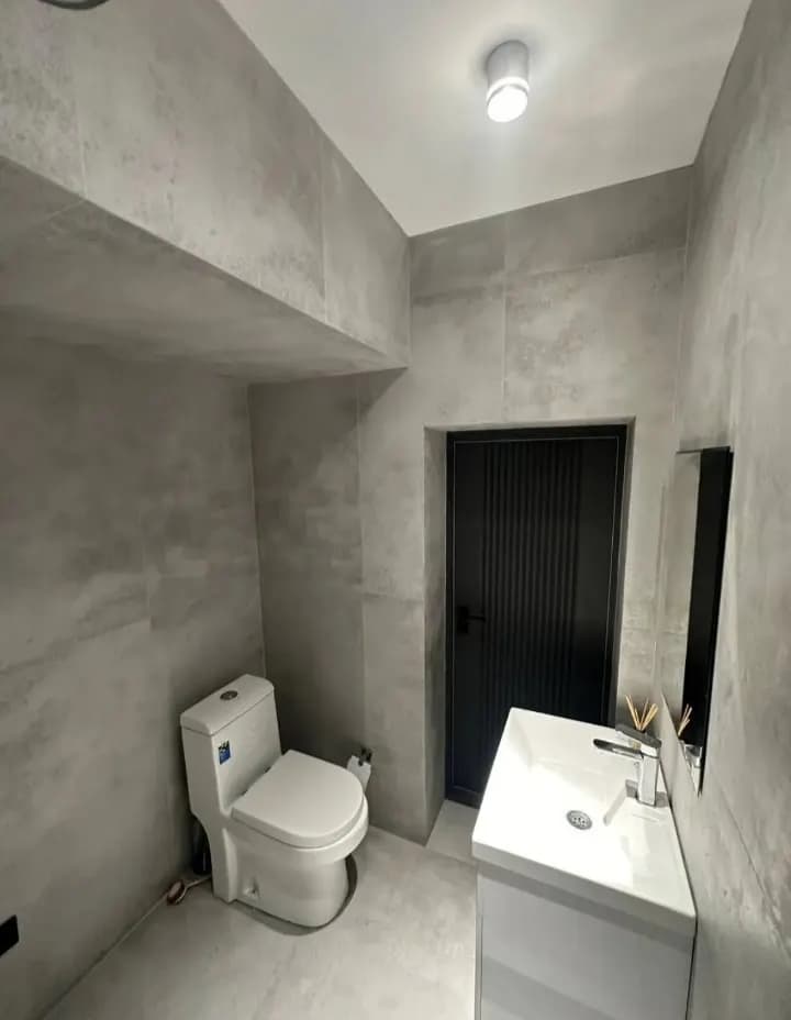 90 m² room for free use for sale