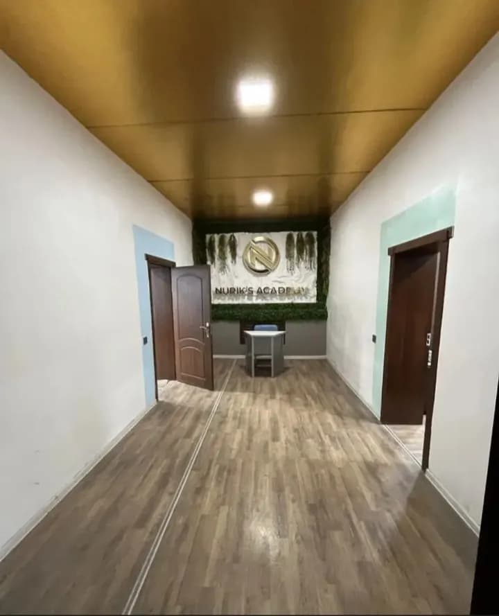 In the center of the city of Fergana, there is a large place for rent, and there are affordable prices