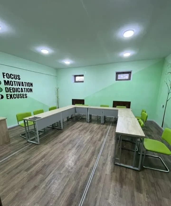 In the center of the city of Fergana, there is a large place for rent, and there are affordable prices