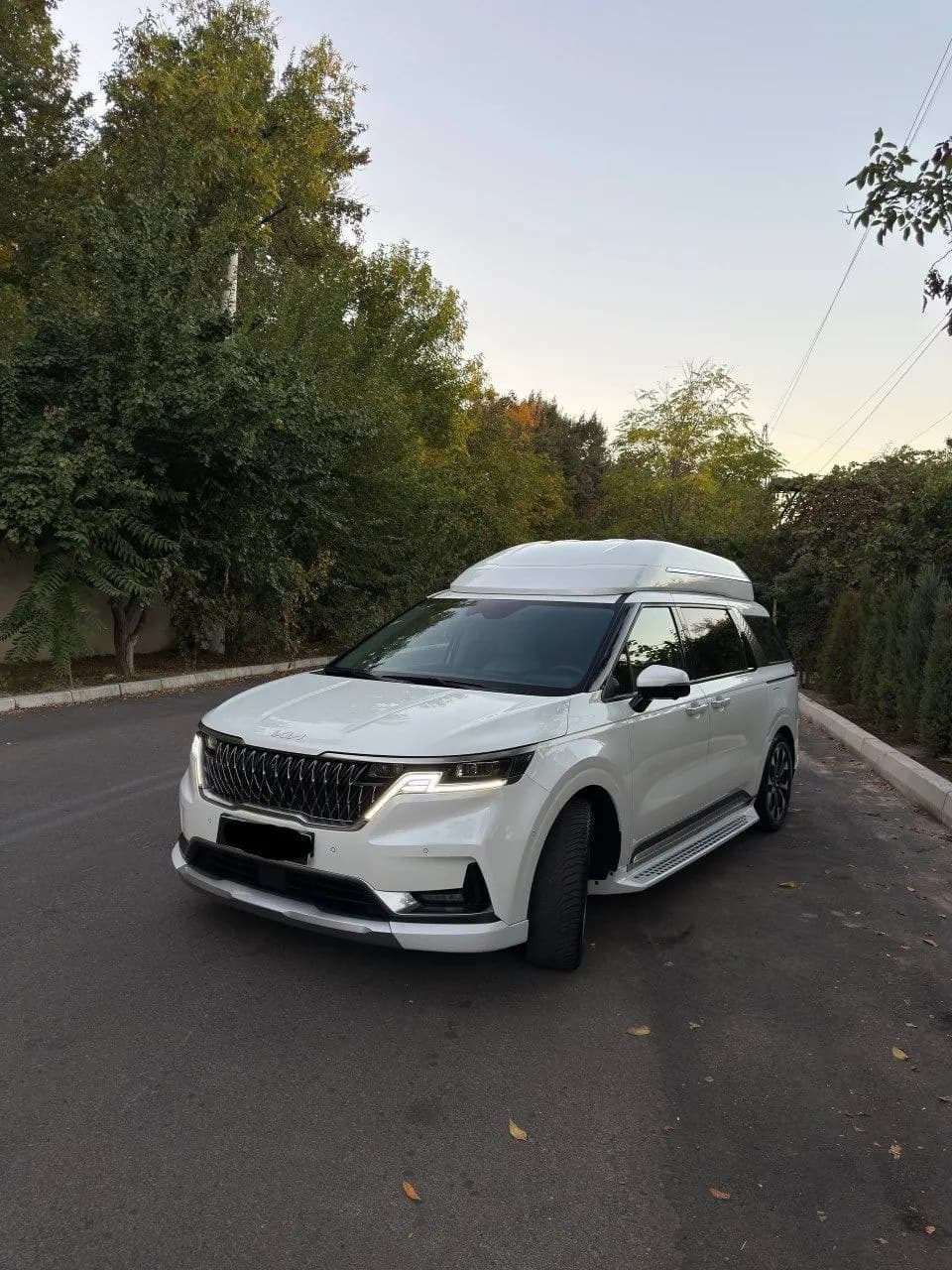 KIA CARNIVAL HI LIMOUSINE