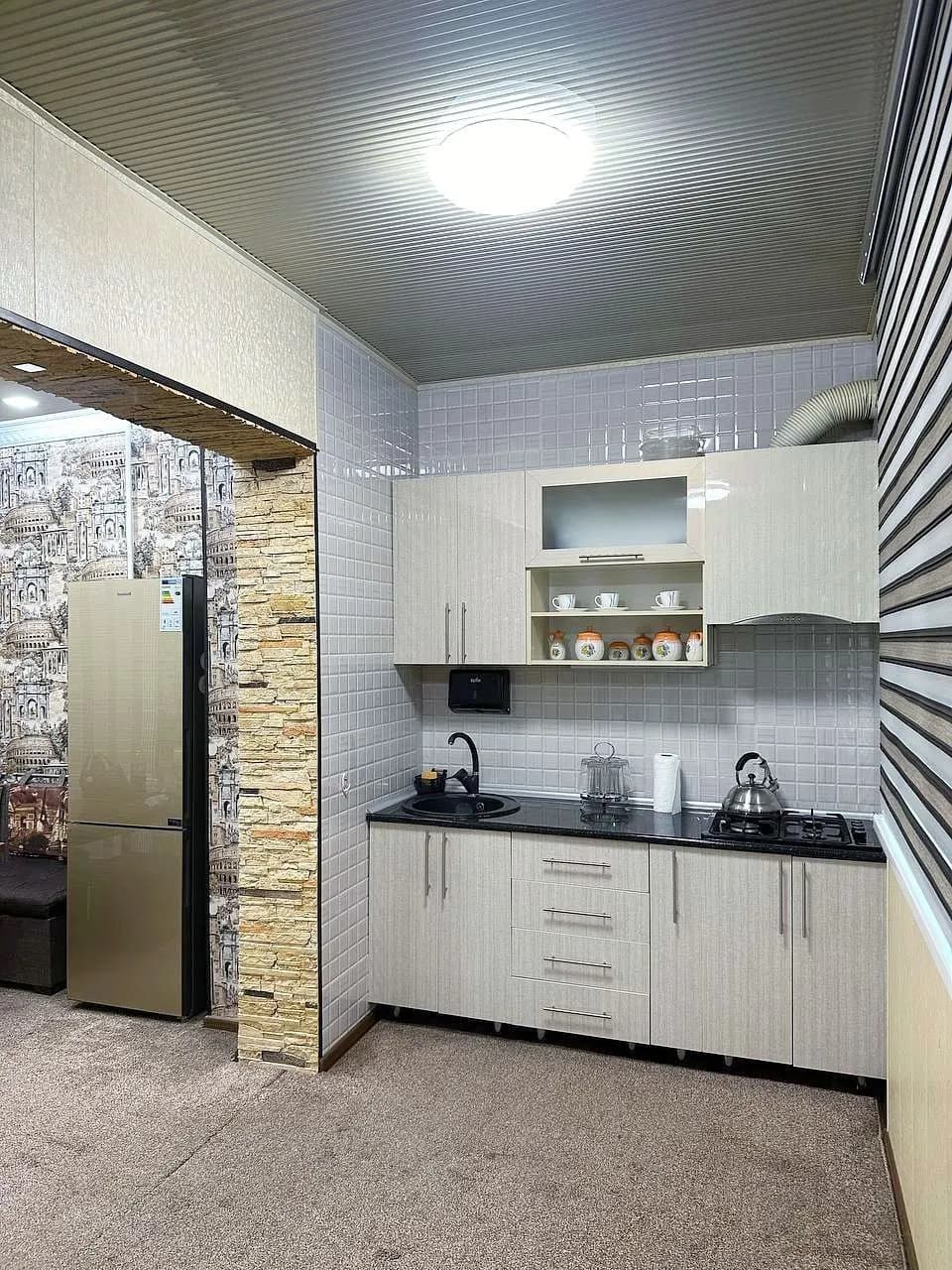 5 minutes from the Friendship of Peoples metro station. Cheap apartments available.