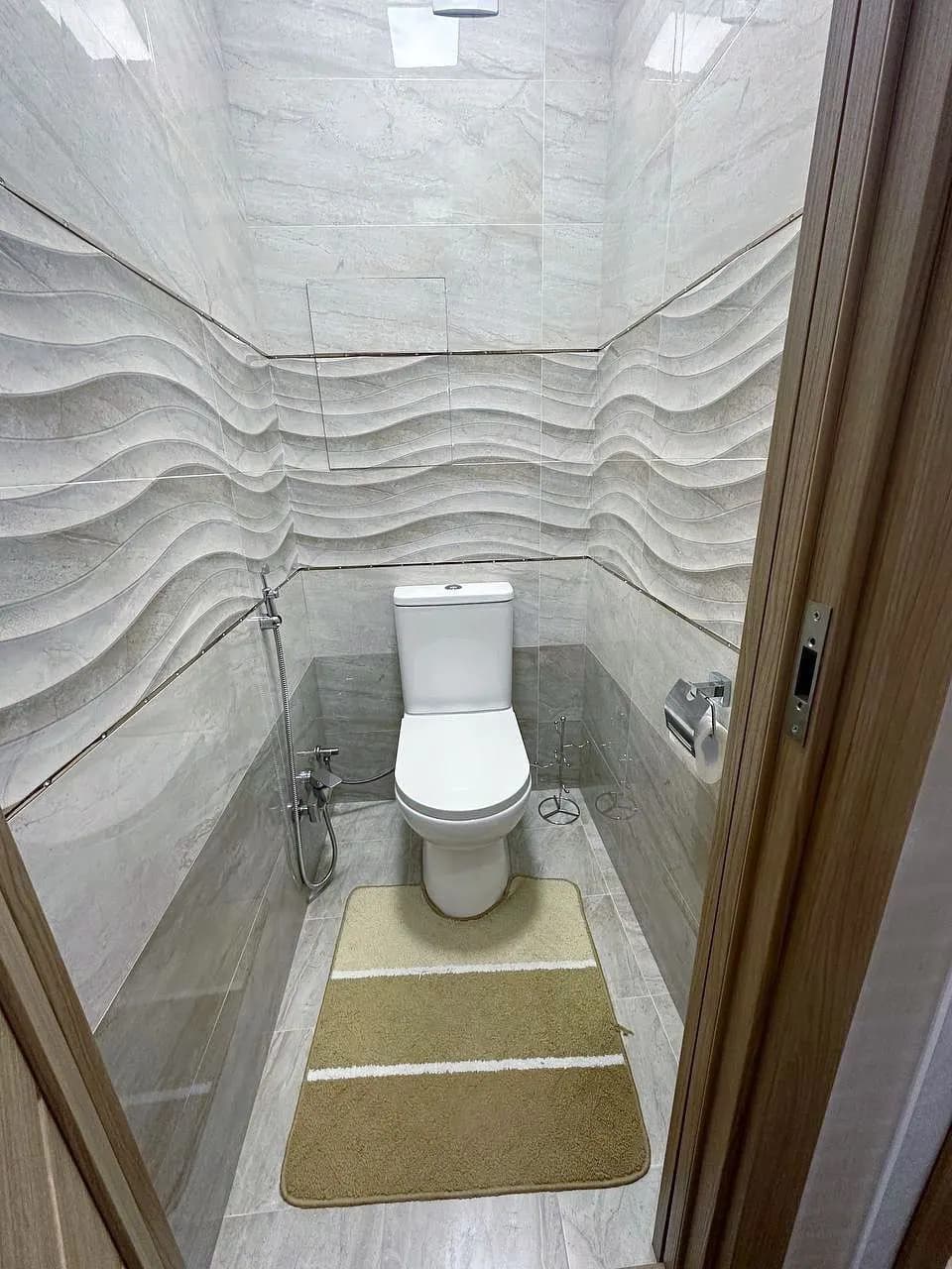 5 minutes from the Friendship of Peoples metro station. Cheap apartments available.