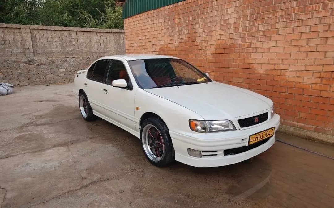 1999 Nissan car