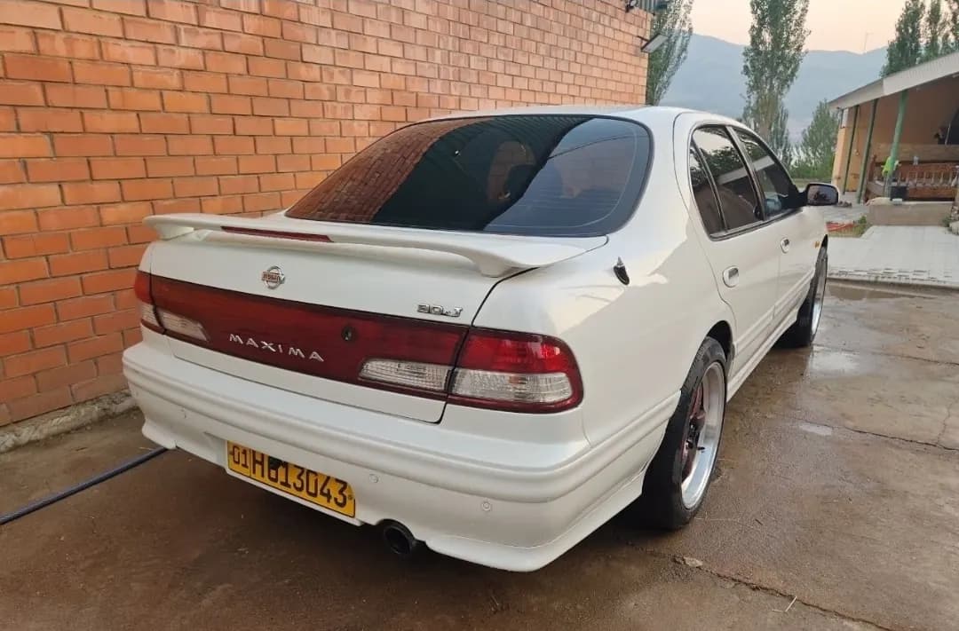 1999 Nissan car