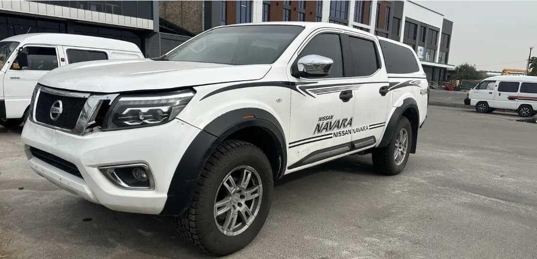 Nissan Navara LE 2017 год