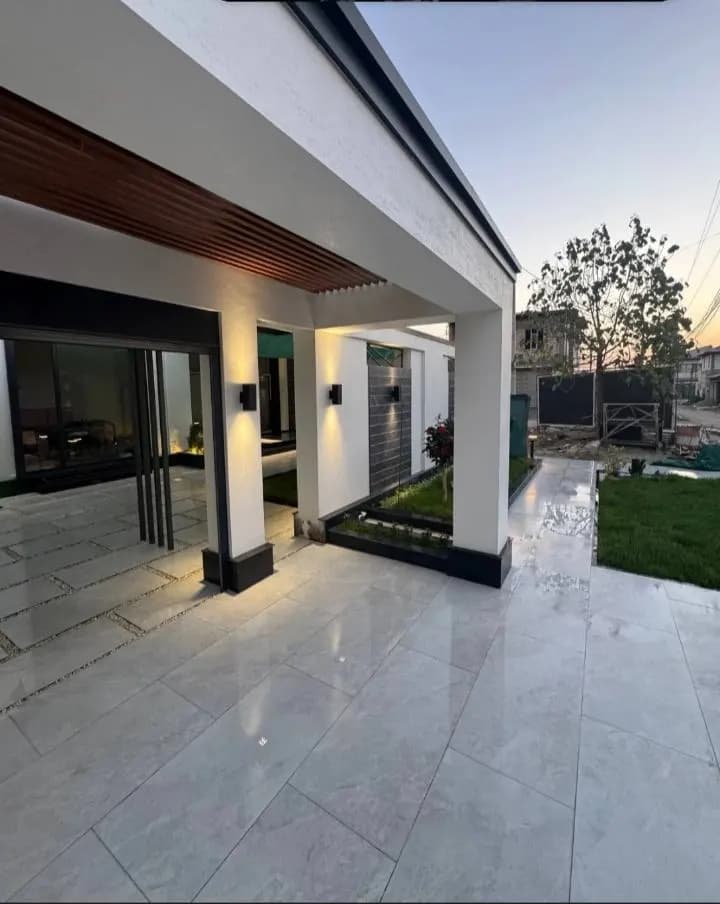 MODERN HIGH-TECH HOUSE FOR SALE!