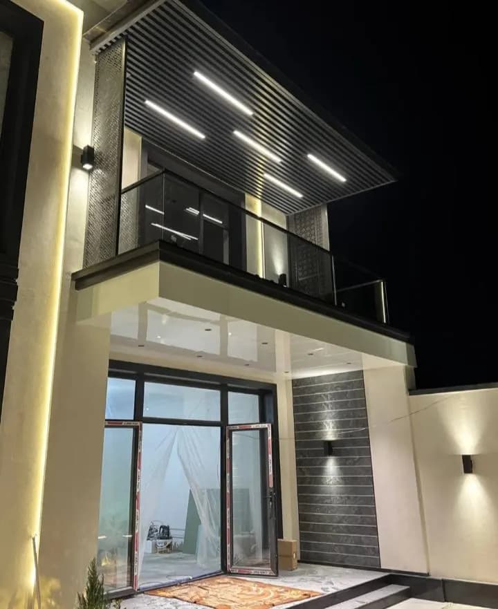 MODERN HIGH-TECH HOUSE FOR SALE!