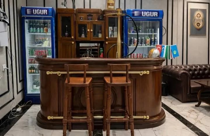 A ready-made hotel with a lounge bar is available for rent.