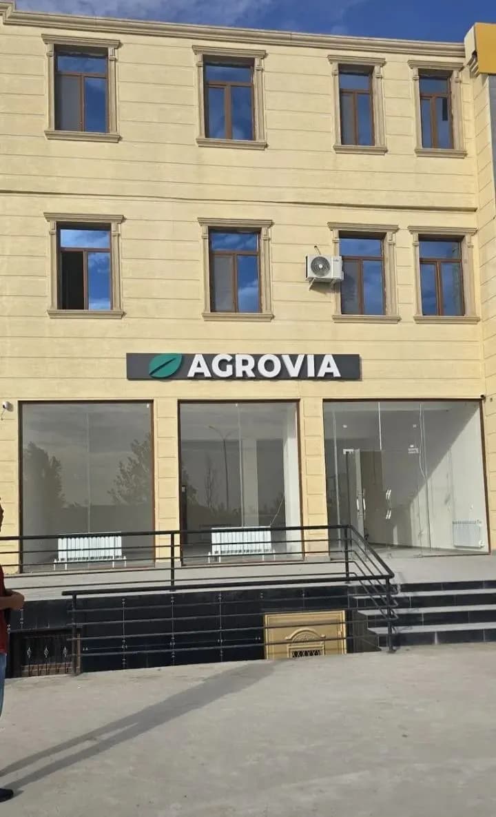 Urgancha shahrida 3 qavatli bino ijaraga beriladi