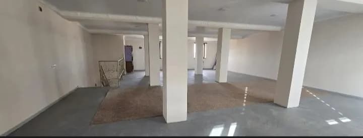 Urgancha shahrida 3 qavatli bino ijaraga beriladi