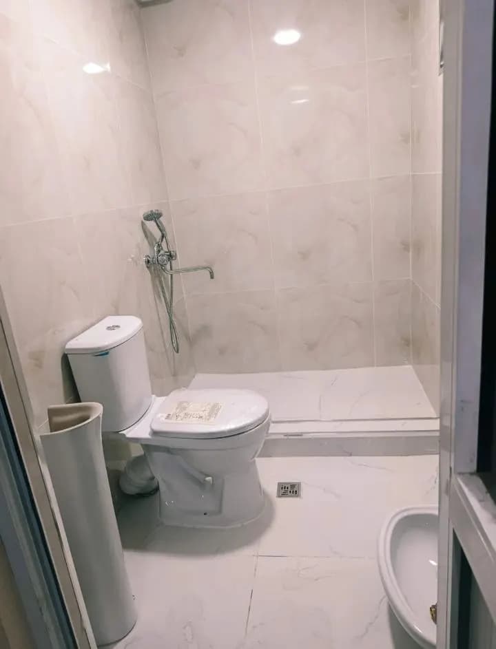 Ijara uyning 2 xonasi beriladi
