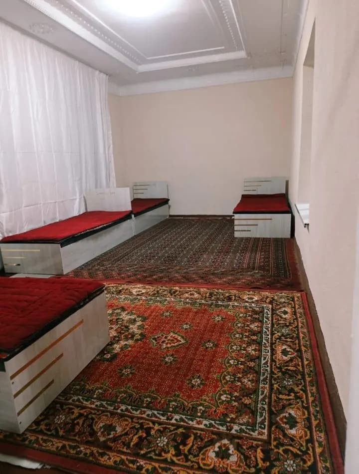 Ijara uyning 2 xonasi beriladi