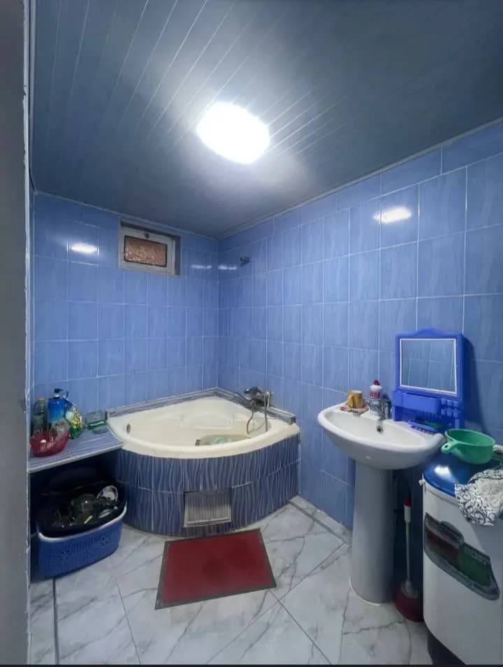 Kichik uy sotiladi