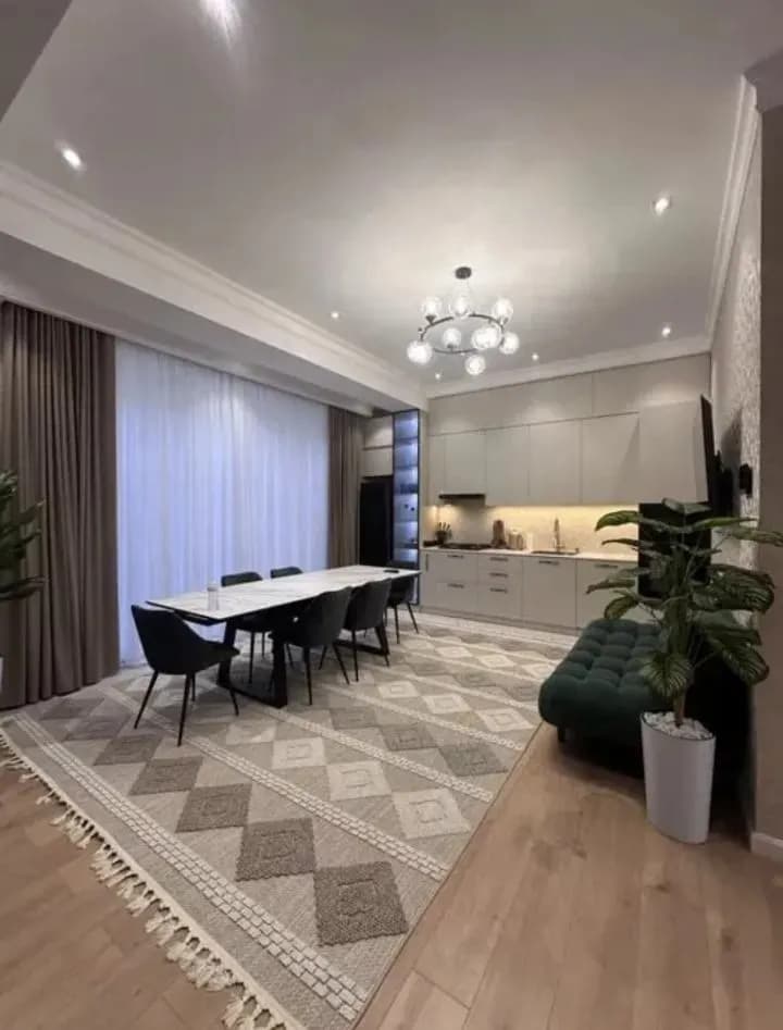 Сдается в аренду дом площадью 380 м² в Луначарском районе, округ Мирзо-Улугбек.