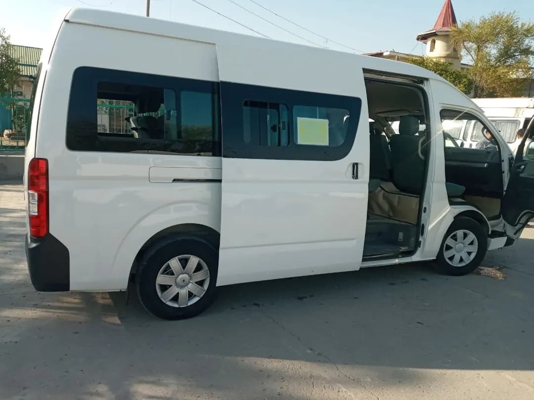 Продается Foton View CS2, 16 мест, кондиционер, работающие автоматические двери, отличное состояние, готов к эксплуатации, может использоваться для туристических поездок, в частной школе, детском саду, а также для сдачи в аренду сверх установленной цены.