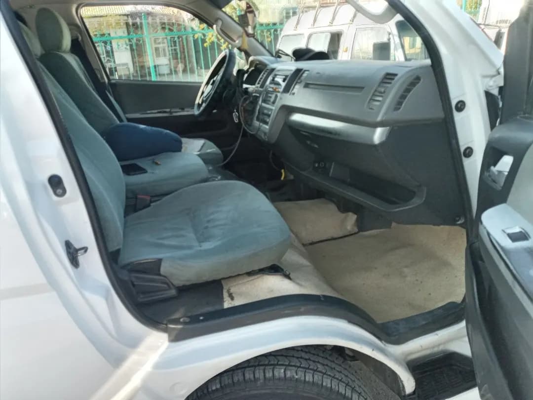 Продается Foton View CS2, 16 мест, кондиционер, работающие автоматические двери, отличное состояние, готов к эксплуатации, может использоваться для туристических поездок, в частной школе, детском саду, а также для сдачи в аренду сверх установленной цены.