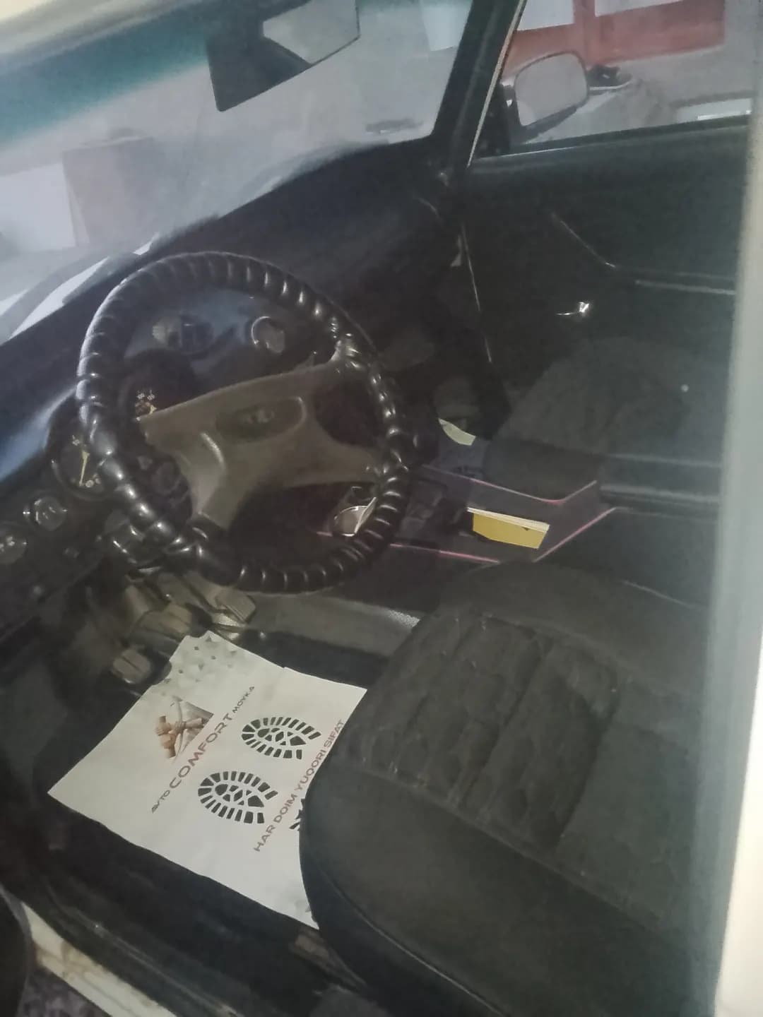 VAZ Lada 2111 car
