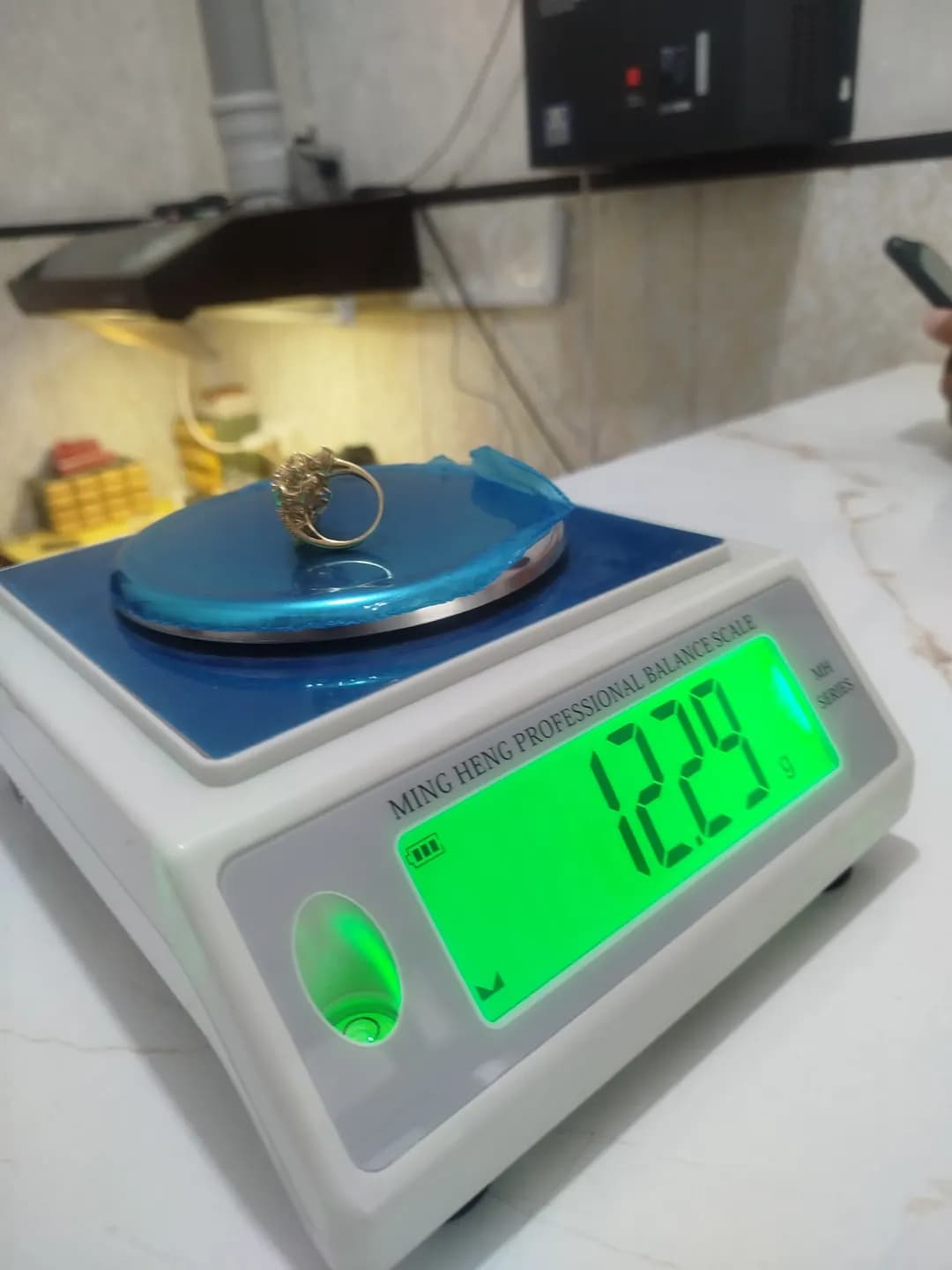 tilla .zanzhir.25.48gr 750 sample Italy uzuk 12 .29gr 750 sample Italy. brilliant Halka .bilak uzukrilyant