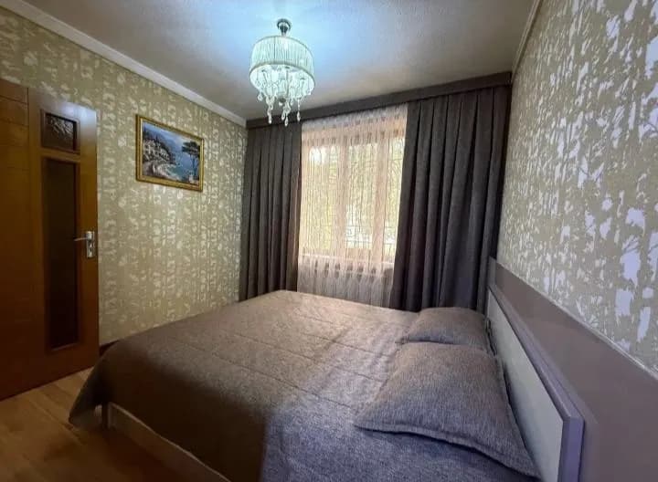 3-room apartment for rent in Mirabad district