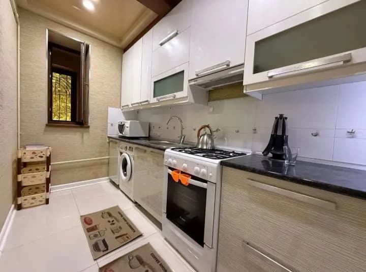 3-room apartment for rent in Mirabad district