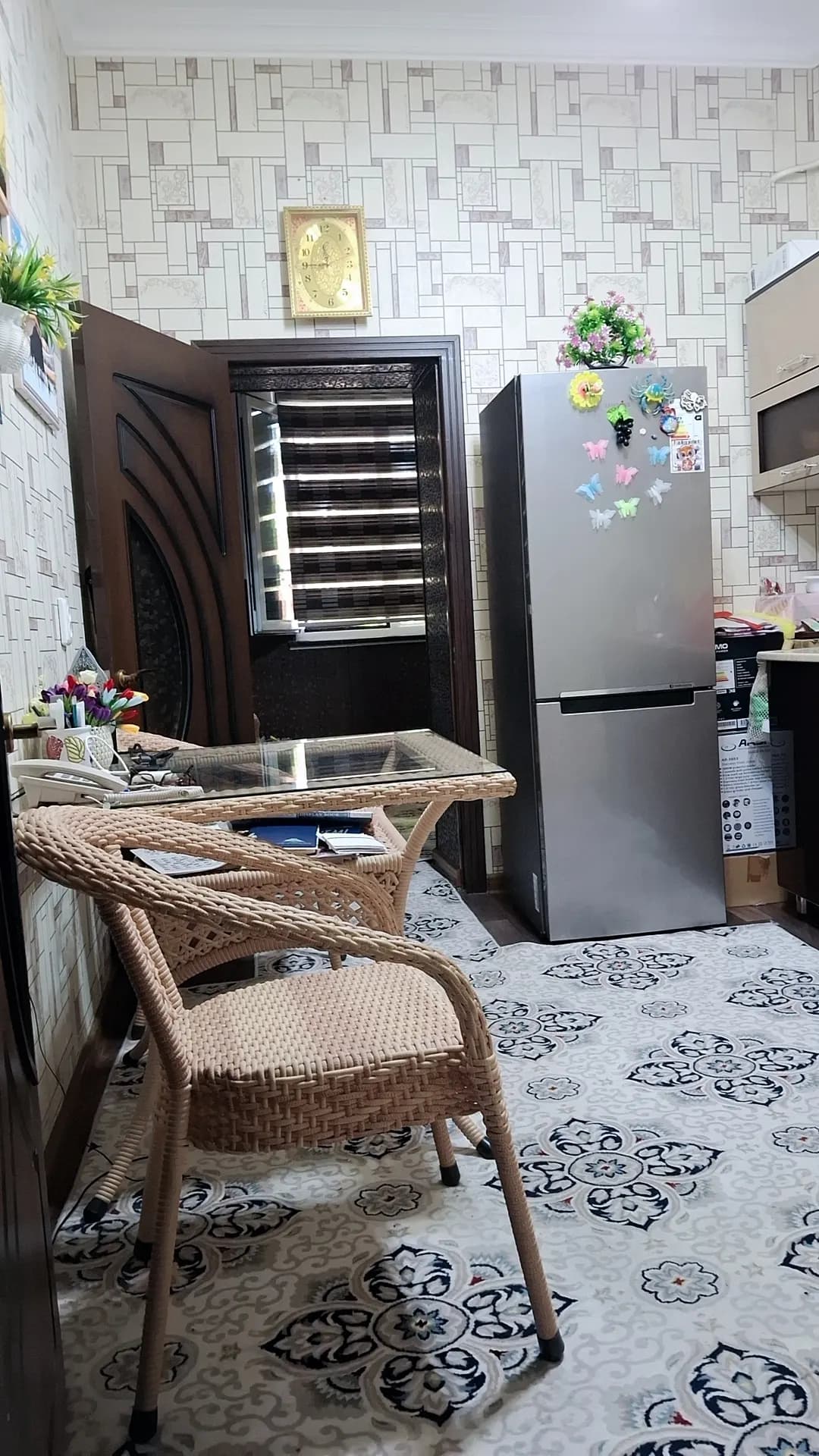 Chirchiq markazida, Navoiy Mix Burger tumanida 3 xonali kvartira sotiladi