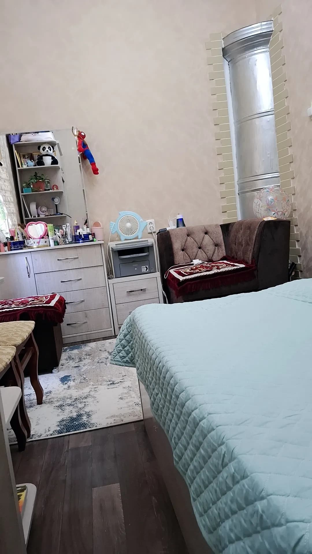 Chirchiq markazida, Navoiy Mix Burger tumanida 3 xonali kvartira sotiladi