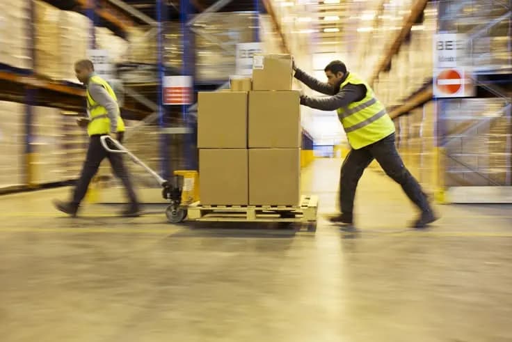 Warehouse specialists needed
