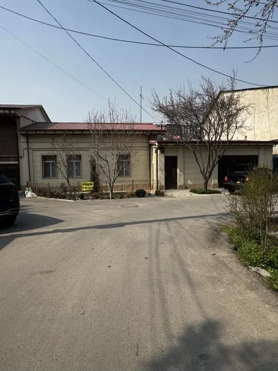 Spacious family house in the Mirabad area – 4 rooms, 3.43 square meters.