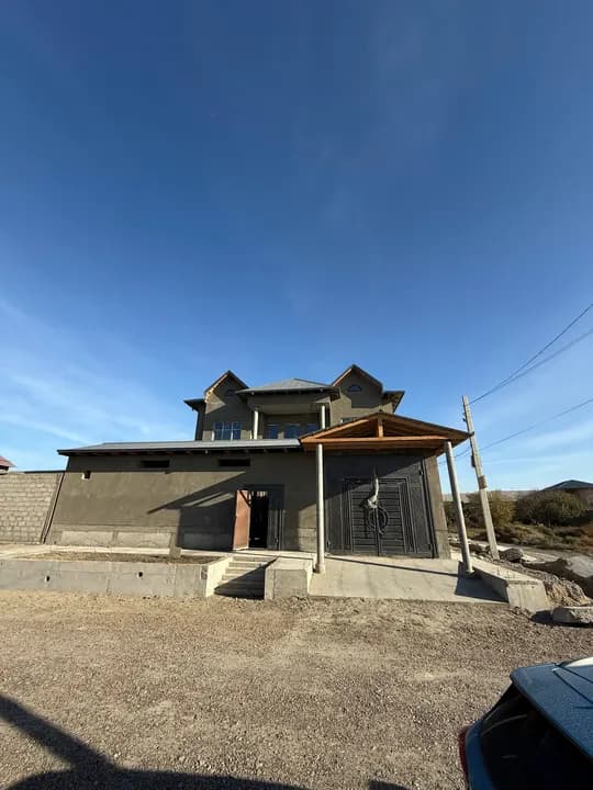 3-STOREY LUXURY COURTYARD FOR SALE