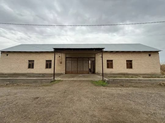 READY 10 STOREY YARD FOR SALE