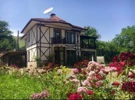Chimgan, next to the cable car, Newly renovated, Dacha (le-chalet)