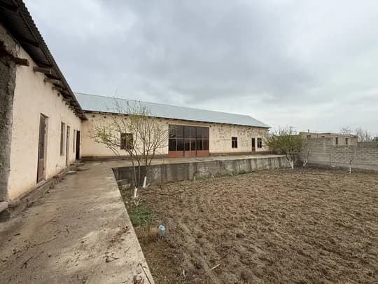 READY 10 STOREY YARD FOR SALE
