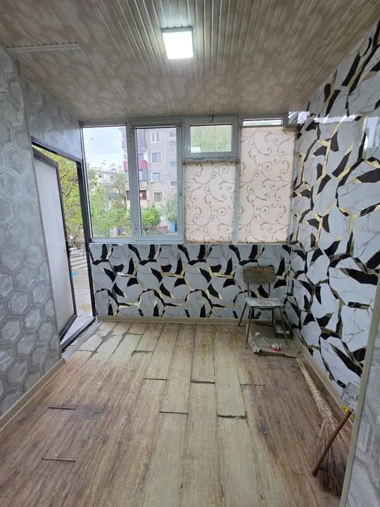 A 3-room apartment is for sale in Dinamo Bazaar