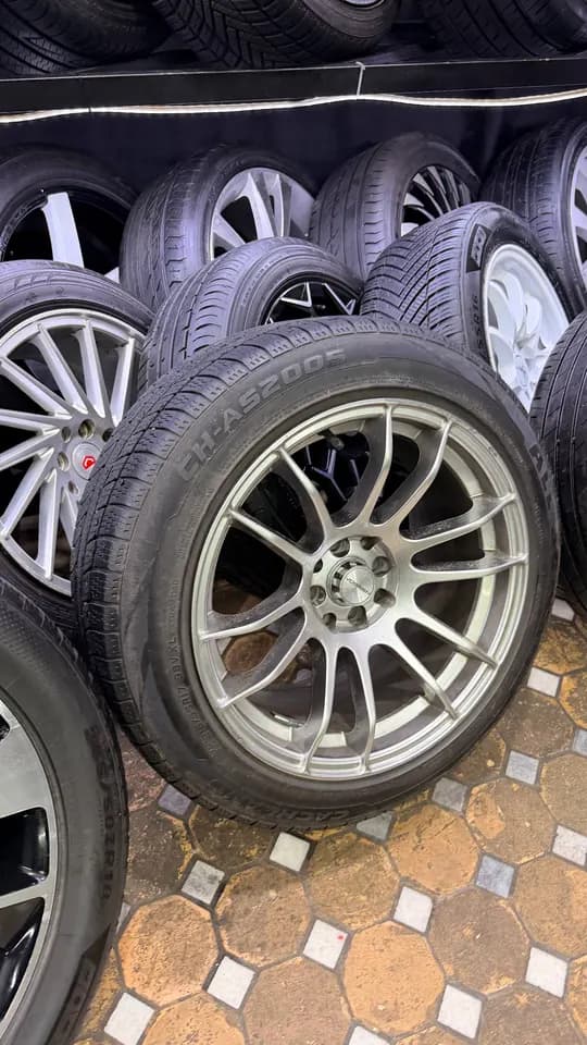 Шина XCR R17/215/55 J9 в отличном рабочем состоянии, в идеальном состоянии.