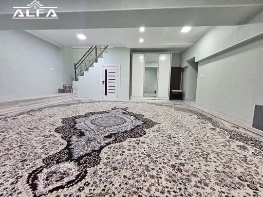 4-room duplex project of 55m² + 55m² basement. 1st floor. 5-storey new brick house. Many appliances remain.