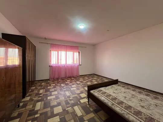 3-room finished cottage for sale with all appliances.