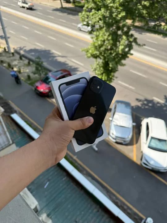 Iphone 12 64 Gb sotiladi