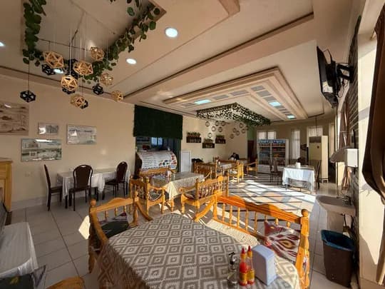 3-STOREY NON-RESIDENTIAL BUILDING FOR SALE FROM DOWNTOWN