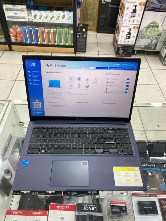 Asus Core i3-1220P