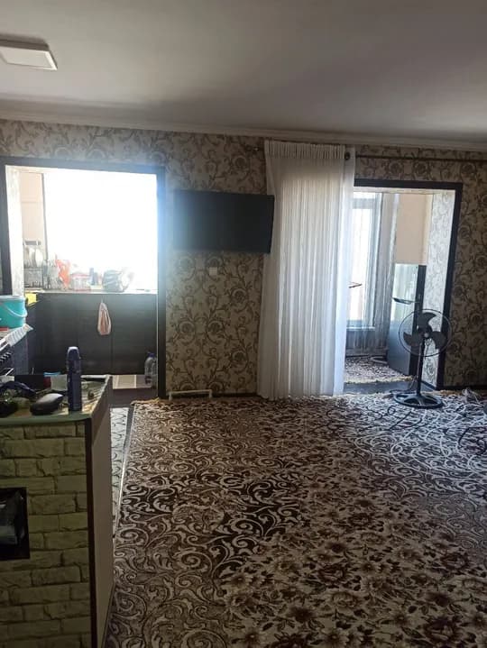 RENT 1 HONA 2- FLOOR ORENTIR 20- MAKTAB LG SHOP KARSHISIDA 2 MILLION