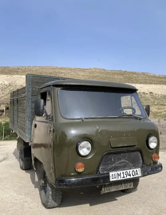 UAZ Nik Sotiladi