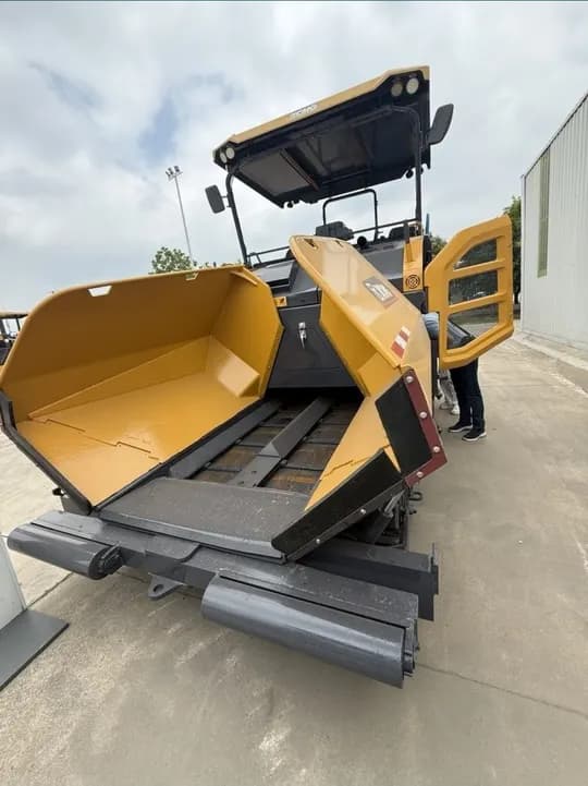 Asphalt ukladchik 605