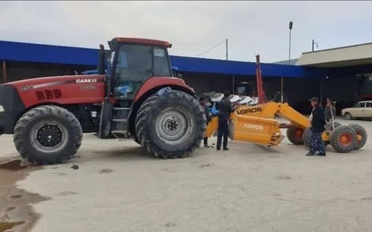 Sotiladi Tractor