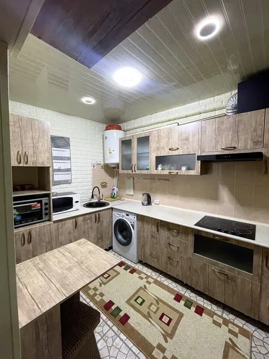 Astronauts Rent Apartments From Metro