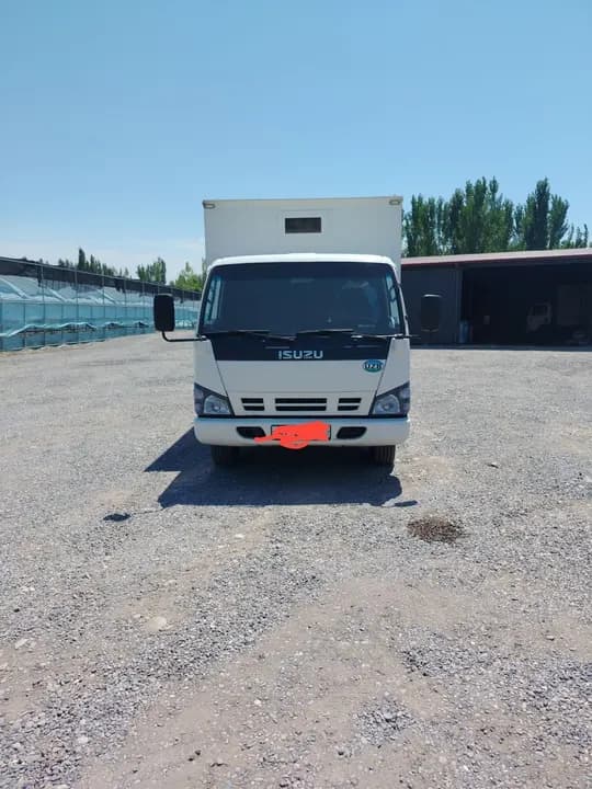 ISUZU sotiladi yili 2014 holati zo'r