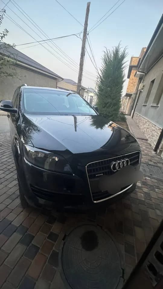 AUDI Q7  sotiladi