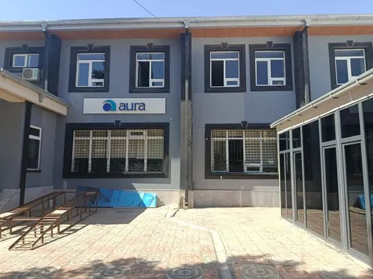 Aura набирает девушек для кампании