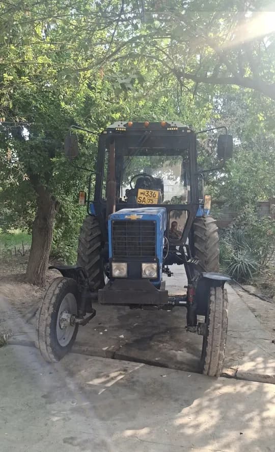 tractor Sotiladi MTZ 801