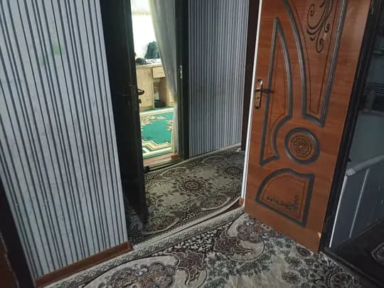 An apartment for sale near the apple market.